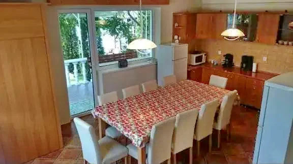 Sovata Cazare | Motel (K0166-1) Imaginea poate fi supusă drepturilor de autor. Se recomandă contactarea titularului drepturilor.