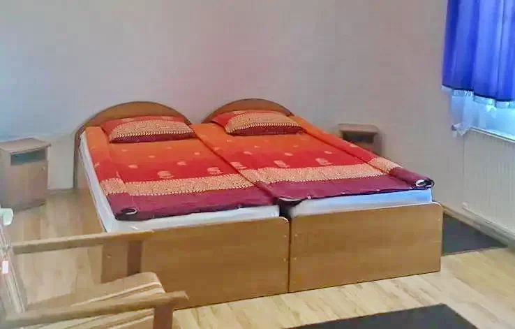 Szováta Szállás | Motel (K0166-3) A kép szerzői jogvédelem alatt állhat. Javasolt a kapcsolatfelvétel a jog tulajdonossal.