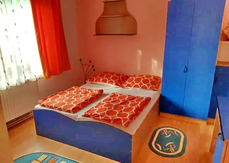 Sovata Cazare | Cabană (K0192-18) Imaginea poate fi supusă drepturilor de autor. Se recomandă contactarea titularului drepturilor. Sovata Cazare | Cabană (K0192-18) Imaginea poate fi supusă drepturilor de autor. Se recomandă contactarea titularului drepturilor.