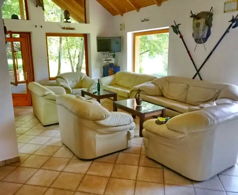 Szováta Szállás | Üdülőfalu (K0206-6) A kép szerzői jogvédelem alatt állhat. Javasolt a kapcsolatfelvétel a jog tulajdonossal.