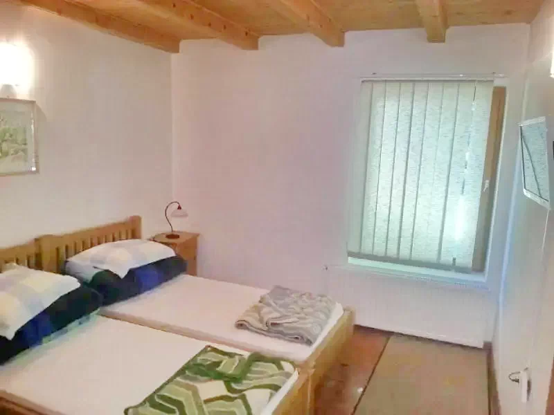 Szováta Szállás | Üdülőfalu (K0206-18) A kép szerzői jogvédelem alatt állhat. Javasolt a kapcsolatfelvétel a jog tulajdonossal.