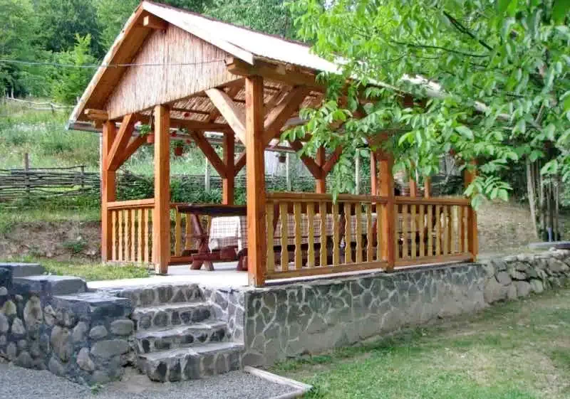 Szováta Szállás | Üdülőfalu (K0218-9) A kép szerzői jogvédelem alatt állhat. Javasolt a kapcsolatfelvétel a jog tulajdonossal.