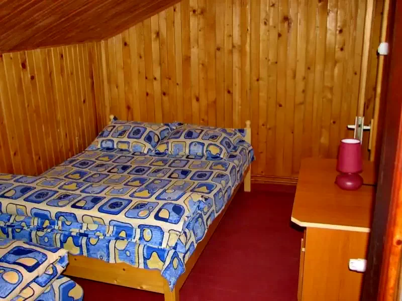 Szováta Szállás | Üdülőfalu (K0218-22) A kép szerzői jogvédelem alatt állhat. Javasolt a kapcsolatfelvétel a jog tulajdonossal.