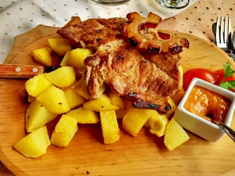 Szováta Szállás | Turisztikai panzió (K0062-17) A kép szerzői jogvédelem alatt állhat. Javasolt a kapcsolatfelvétel a jog tulajdonossal.