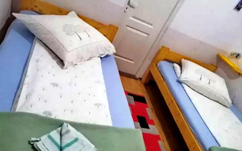 Harghita-Băi Cazare | Pensiune (K0186-12) Imaginea poate fi supusă drepturilor de autor. Se recomandă contactarea titularului drepturilor.