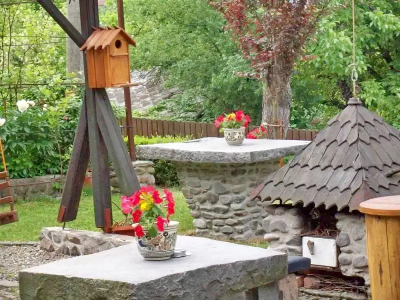 Sovata Cazare | Sat de vacanță (K0265-9) Imaginea poate fi supusă drepturilor de autor. Se recomandă contactarea titularului drepturilor.