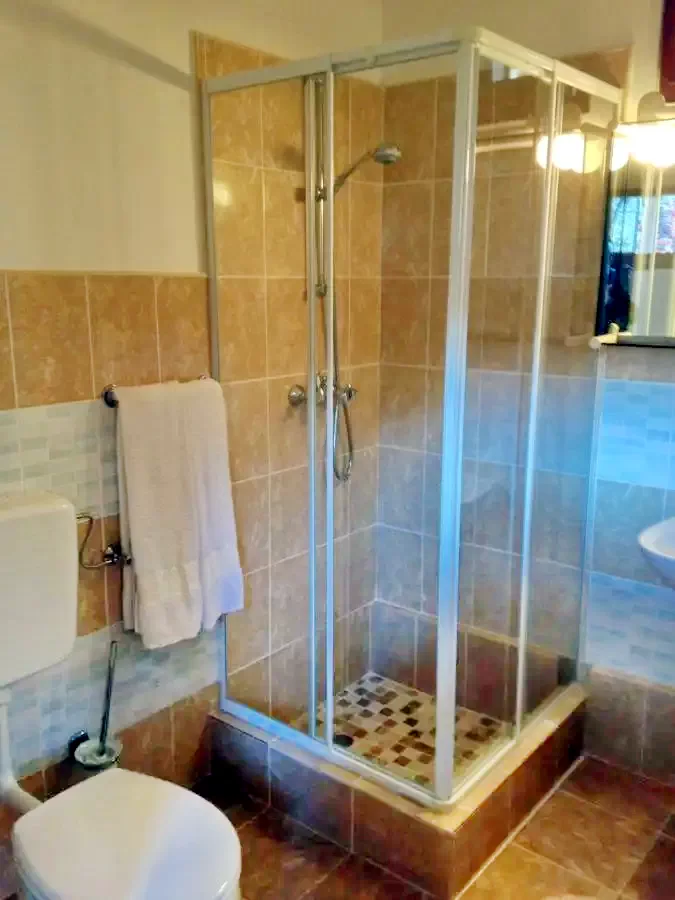 Sovata Cazare | Sat de vacanță (K0265-12) Imaginea poate fi supusă drepturilor de autor. Se recomandă contactarea titularului drepturilor.