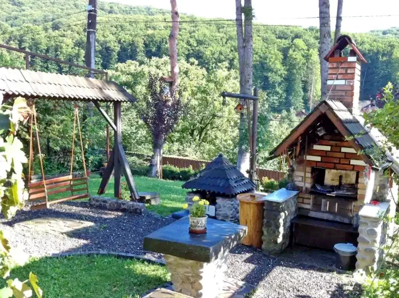 Sovata Cazare | Sat de vacanță (K0265-31) Imaginea poate fi supusă drepturilor de autor. Se recomandă contactarea titularului drepturilor.