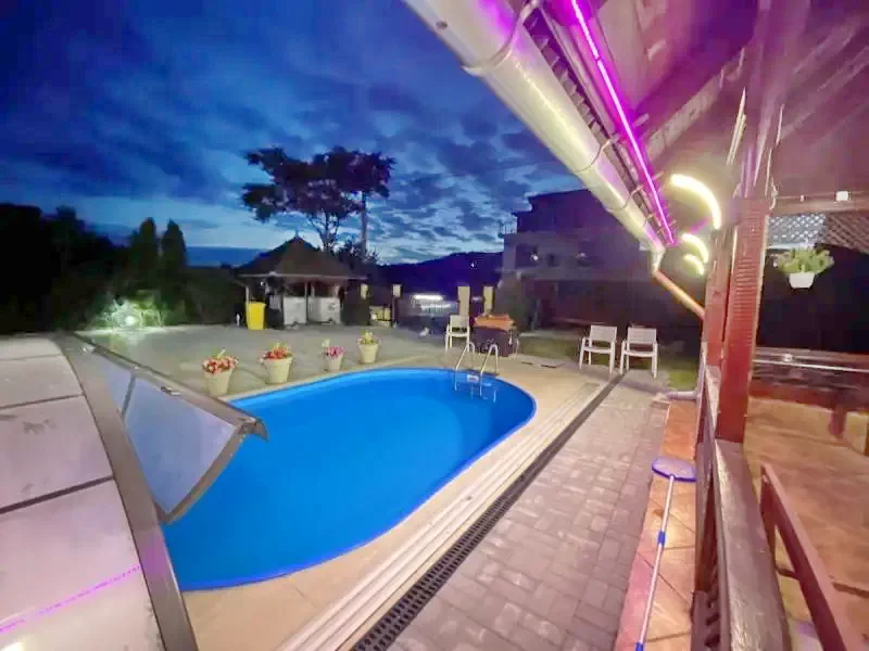 Sovata Cazare | Motel (K0267-3) Imaginea poate fi supusă drepturilor de autor. Se recomandă contactarea titularului drepturilor.