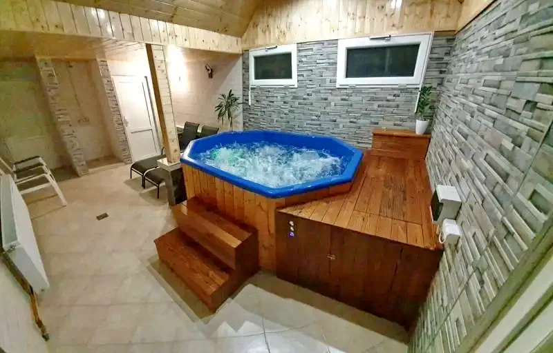 Sovata Cazare | Motel (K0267-8) Imaginea poate fi supusă drepturilor de autor. Se recomandă contactarea titularului drepturilor.