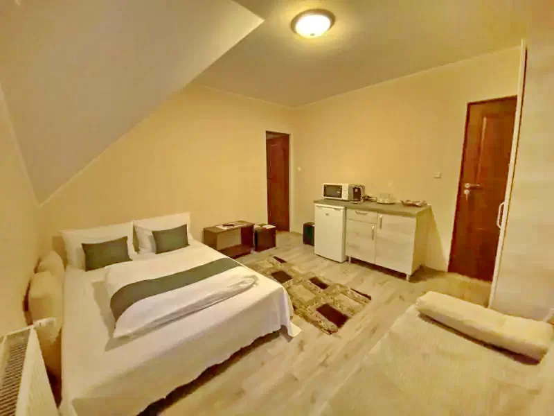 Sovata Cazare | Motel (K0267-17) Imaginea poate fi supusă drepturilor de autor. Se recomandă contactarea titularului drepturilor.