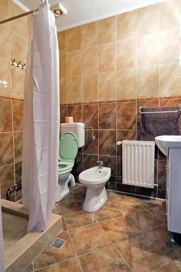 Sovata Cazare | Motel (K0267-18) Imaginea poate fi supusă drepturilor de autor. Se recomandă contactarea titularului drepturilor.