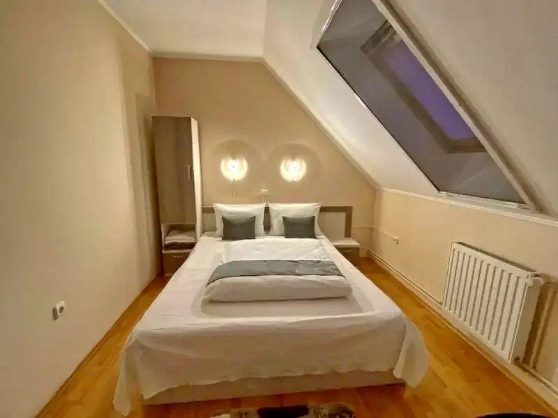 Sovata Cazare | Motel (K0267-19) Imaginea poate fi supusă drepturilor de autor. Se recomandă contactarea titularului drepturilor.