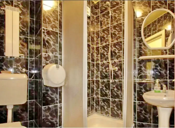 Szováta Szállás | Kemping / turistapihenő (K0316-9) A kép szerzői jogvédelem alatt állhat. Javasolt a kapcsolatfelvétel a jog tulajdonossal.