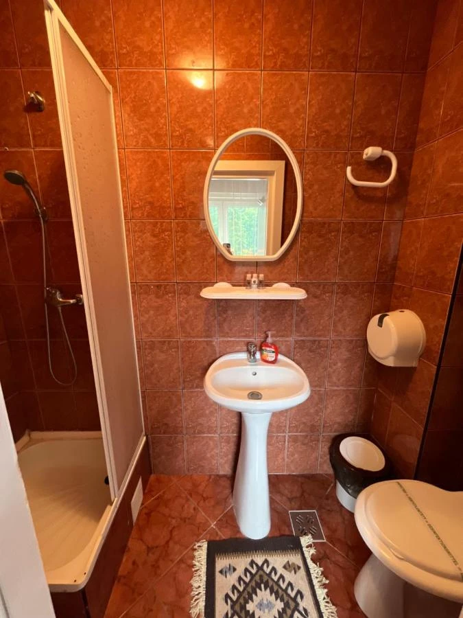 Szállás Sovata - Vila Sissi *** | Szováta - Sissi Villa ***. A kép szerzői jogvédelem alatt állhat. Javasolt a kapcsolatfelvétel a jog tulajdonossal.