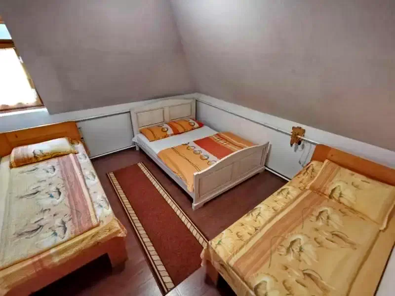 Szováta Szállás | Üdülőfalu (K0319-11) A kép szerzői jogvédelem alatt állhat. Javasolt a kapcsolatfelvétel a jog tulajdonossal.