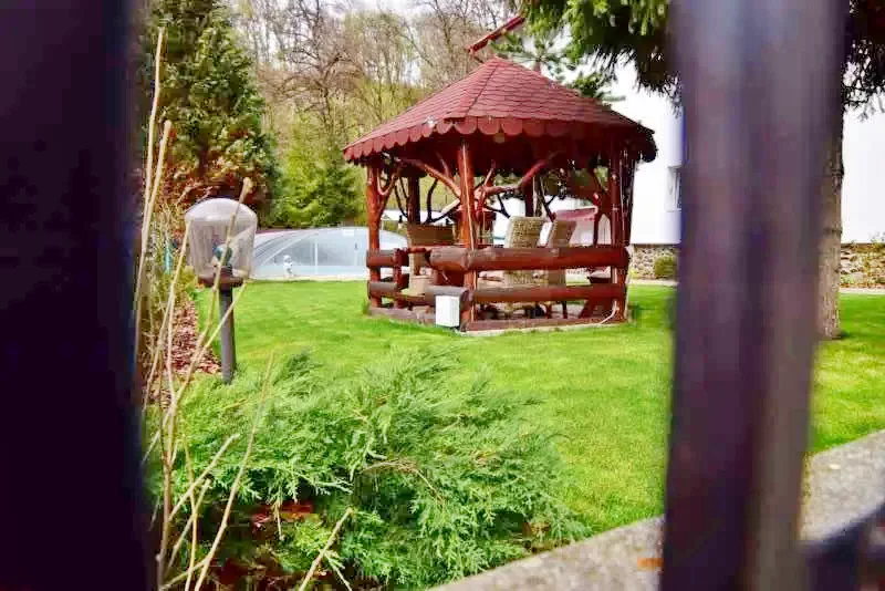 Szováta Szállás | Kemping / turistapihenő (K0329-7) A kép szerzői jogvédelem alatt állhat. Javasolt a kapcsolatfelvétel a jog tulajdonossal.