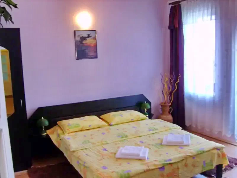 Szováta Szállás | Kemping / turistapihenő (K0331-16) A kép szerzői jogvédelem alatt állhat. Javasolt a kapcsolatfelvétel a jog tulajdonossal.