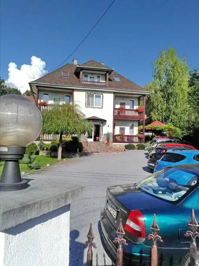 Sovata Cazare | Camping / Popas turistic (K0331-39) Imaginea poate fi supusă drepturilor de autor. Se recomandă contactarea titularului drepturilor.