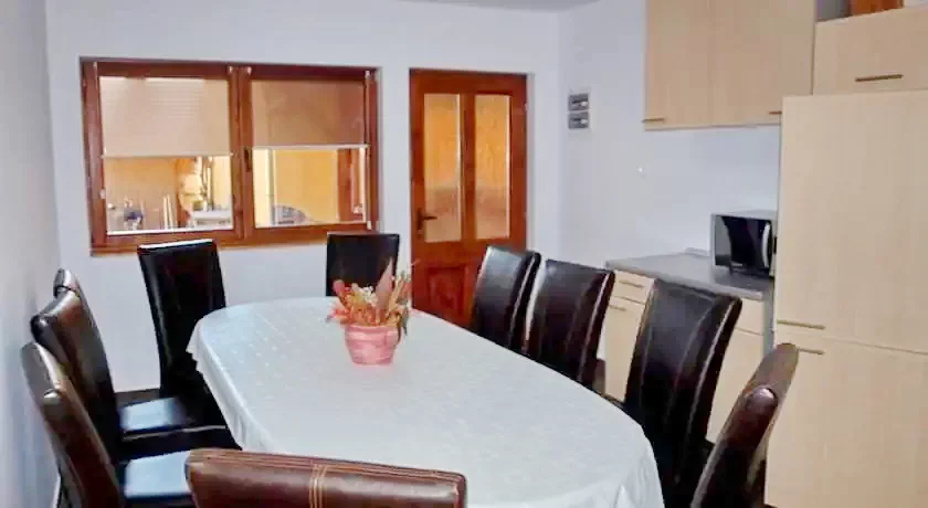 Sovata Cazare | Motel (K0334-3) Imaginea poate fi supusă drepturilor de autor. Se recomandă contactarea titularului drepturilor.