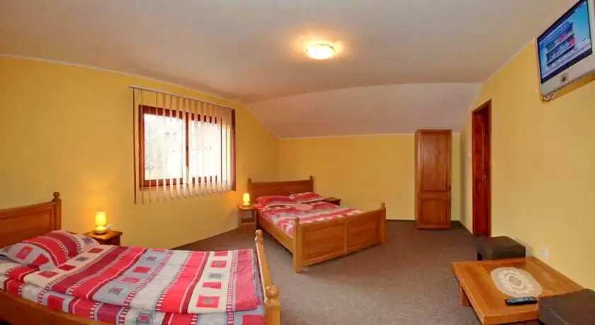 Sovata Cazare | Motel (K0334-12) Imaginea poate fi supusă drepturilor de autor. Se recomandă contactarea titularului drepturilor.