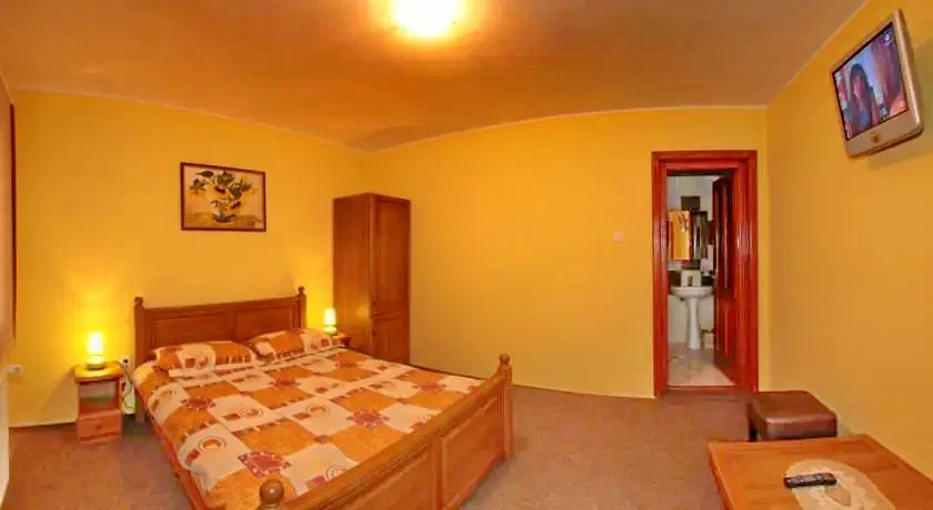 Szováta Szállás | Motel (K0334-13) A kép szerzői jogvédelem alatt állhat. Javasolt a kapcsolatfelvétel a jog tulajdonossal.