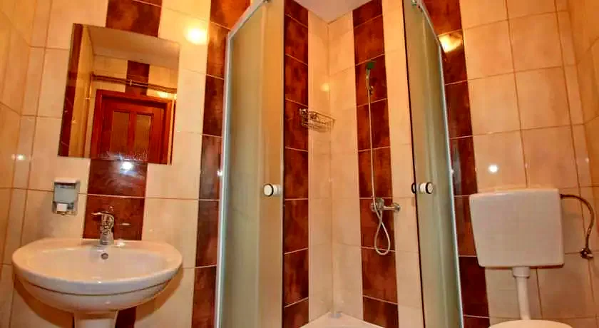 Szováta Szállás | Motel (K0334-14) A kép szerzői jogvédelem alatt állhat. Javasolt a kapcsolatfelvétel a jog tulajdonossal.