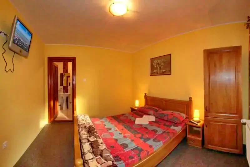 Sovata Cazare | Motel (K0334-17) Imaginea poate fi supusă drepturilor de autor. Se recomandă contactarea titularului drepturilor.