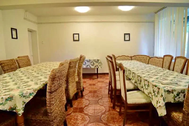 Szováta Szállás | Kemping / turistapihenő (K0348-4) A kép szerzői jogvédelem alatt állhat. Javasolt a kapcsolatfelvétel a jog tulajdonossal.