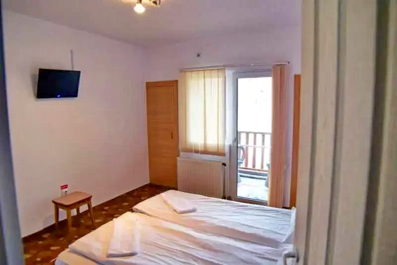 Sovata Cazare | Camping / Popas turistic (K0348-32) Imaginea poate fi supusă drepturilor de autor. Se recomandă contactarea titularului drepturilor.