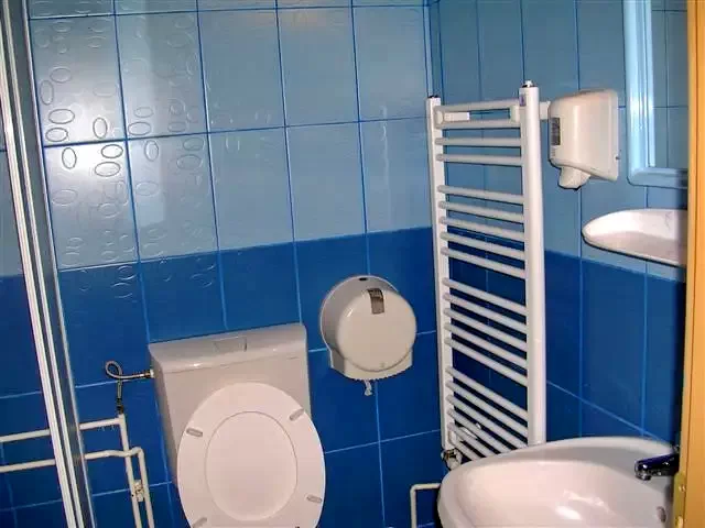 Szováta Szállás | Kemping / turistapihenő (K0348-33) A kép szerzői jogvédelem alatt állhat. Javasolt a kapcsolatfelvétel a jog tulajdonossal.