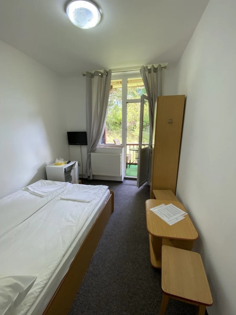 Szováta Szállás | Kemping / turistapihenő (K0348-35) A kép szerzői jogvédelem alatt állhat. Javasolt a kapcsolatfelvétel a jog tulajdonossal.