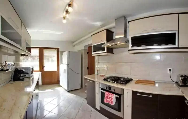 Sovata Cazare | Motel (K0651-11) Imaginea poate fi supusă drepturilor de autor. Se recomandă contactarea titularului drepturilor.