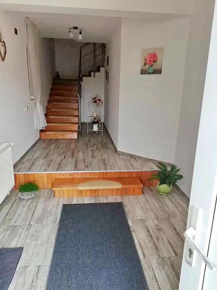 Sovata Cazare | Motel (K0680-9) Imaginea poate fi supusă drepturilor de autor. Se recomandă contactarea titularului drepturilor.