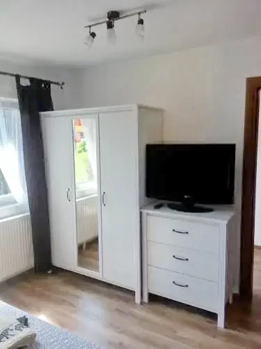 Sovata Cazare | Motel (K0680-13) Imaginea poate fi supusă drepturilor de autor. Se recomandă contactarea titularului drepturilor.