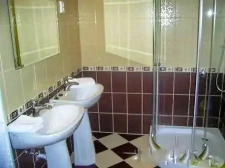 Sovata Cazare | Motel (K0700-7) Imaginea poate fi supusă drepturilor de autor. Se recomandă contactarea titularului drepturilor.