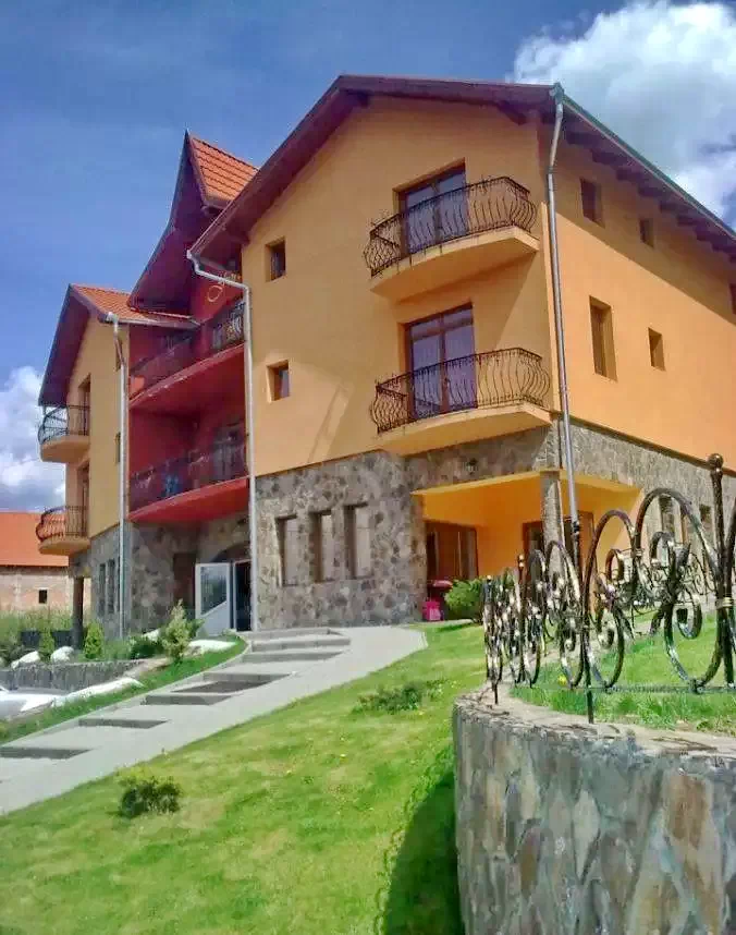 Szováta Szállás | Motel (K0700-22) A kép szerzői jogvédelem alatt állhat. Javasolt a kapcsolatfelvétel a jog tulajdonossal.