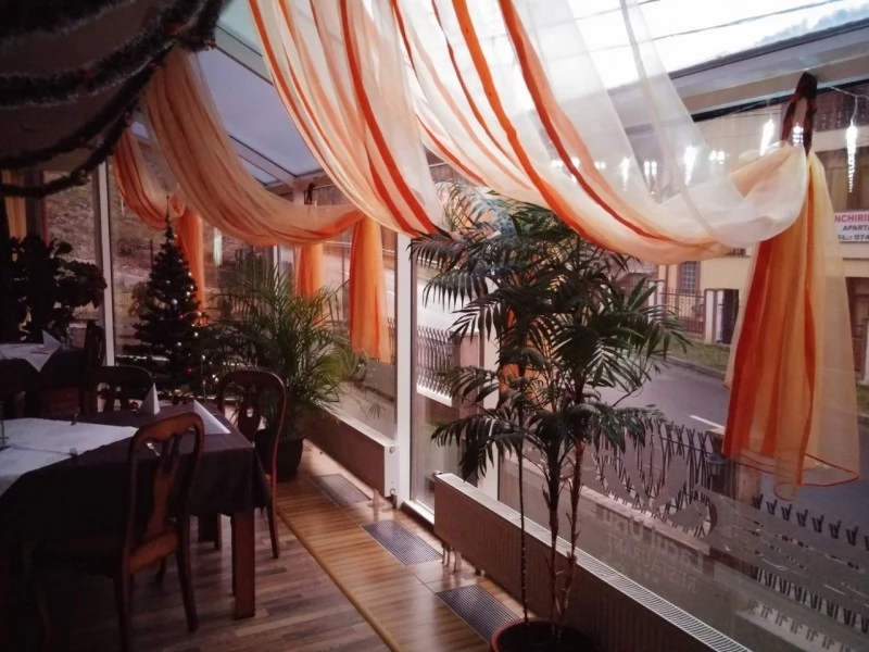 Sovata Cazare | Pensiune turistică (K0813-10) Imaginea poate fi supusă drepturilor de autor. Se recomandă contactarea titularului drepturilor.