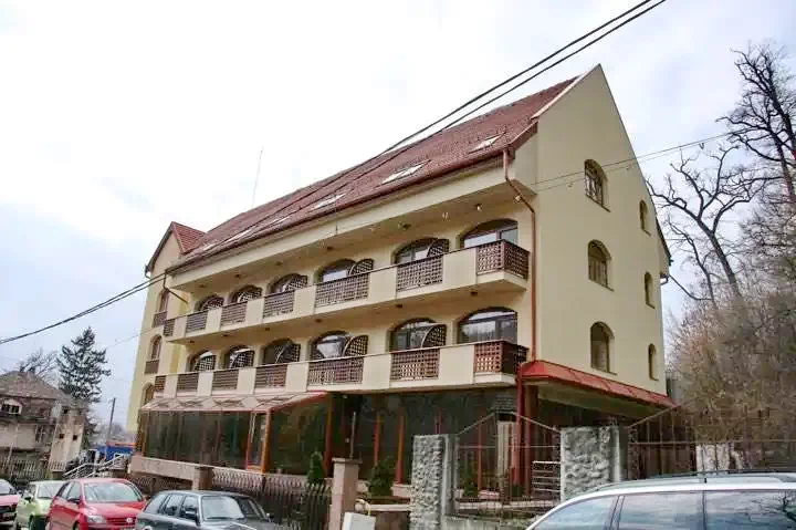 Szováta Szállás | Turisztikai panzió (K0813-25) A kép szerzői jogvédelem alatt állhat. Javasolt a kapcsolatfelvétel a jog tulajdonossal.