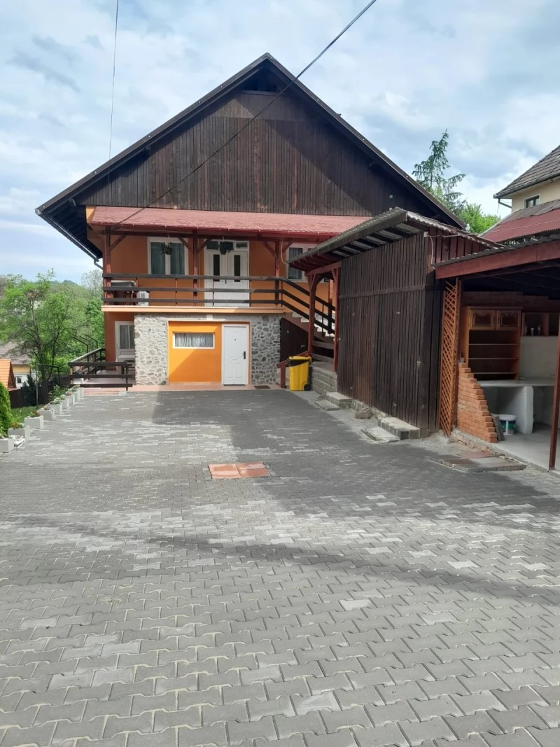 Sovata Cazare | Cabană (K0817-16) Imaginea poate fi supusă drepturilor de autor. Se recomandă contactarea titularului drepturilor. Sovata Cazare | Cabană (K0817-16) Imaginea poate fi supusă drepturilor de autor. Se recomandă contactarea titularului drepturilor.