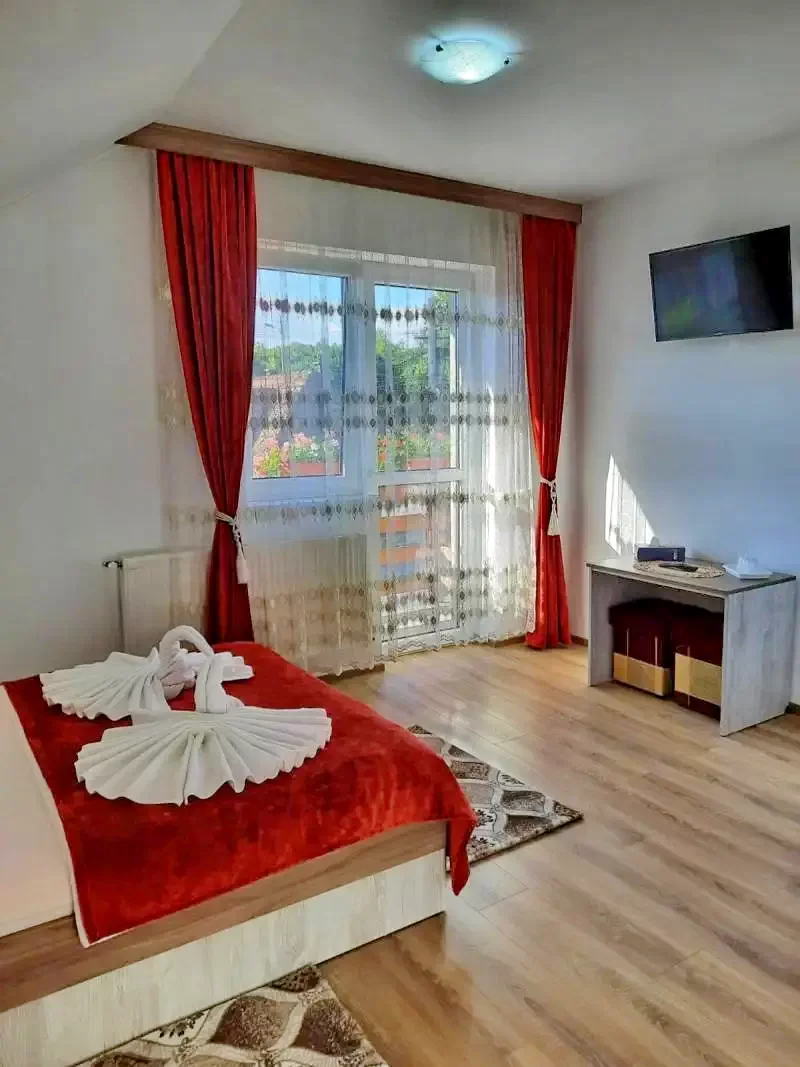 Sovata Cazare | Sat de vacanță (K0819-8) Imaginea poate fi supusă drepturilor de autor. Se recomandă contactarea titularului drepturilor.