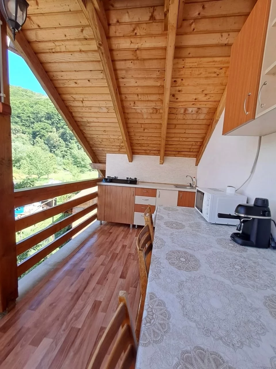 Sovata Cazare | Cabană (K0819-9) Imaginea poate fi supusă drepturilor de autor. Se recomandă contactarea titularului drepturilor. Sovata Cazare | Cabană (K0819-9) Imaginea poate fi supusă drepturilor de autor. Se recomandă contactarea titularului drepturilor.