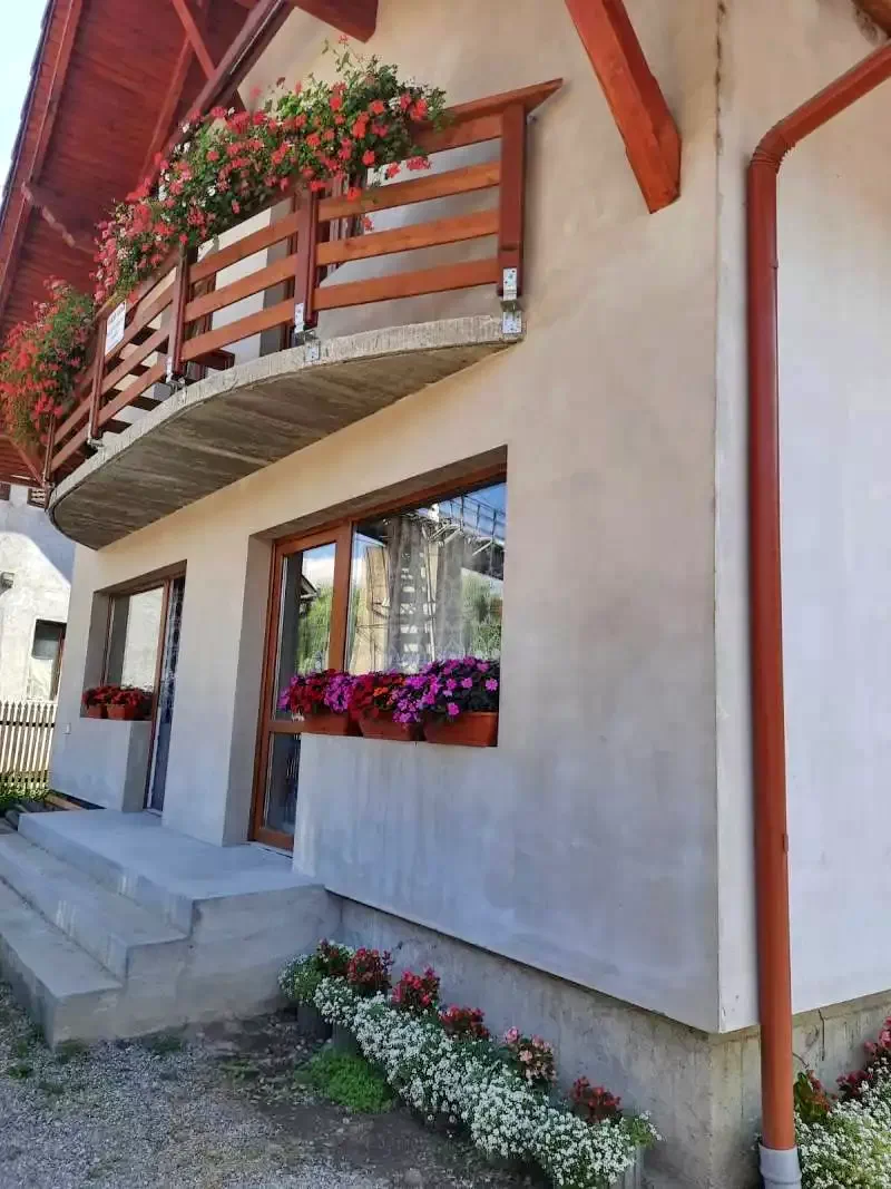 Sovata Cazare | Cabană (K0819-10) Imaginea poate fi supusă drepturilor de autor. Se recomandă contactarea titularului drepturilor. Sovata Cazare | Cabană (K0819-10) Imaginea poate fi supusă drepturilor de autor. Se recomandă contactarea titularului drepturilor.