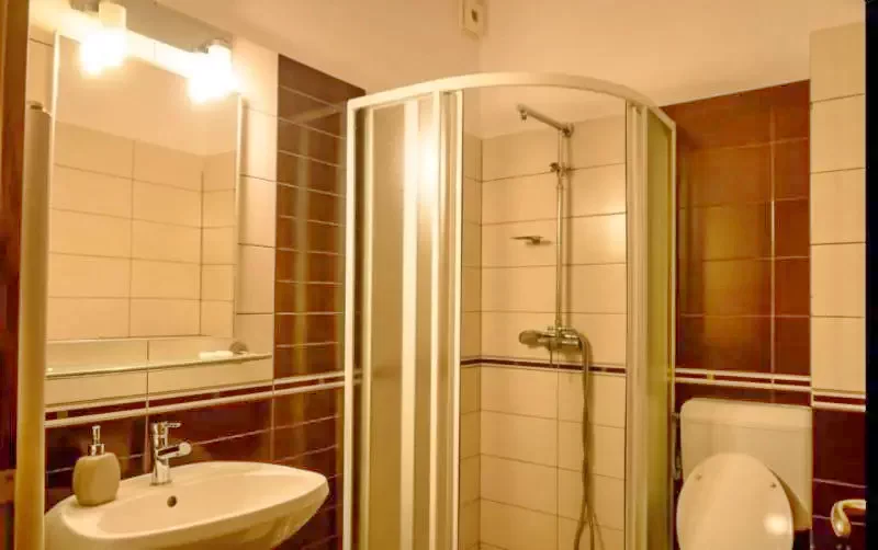 Sovata Cazare | Motel (K1068-14) Imaginea poate fi supusă drepturilor de autor. Se recomandă contactarea titularului drepturilor.