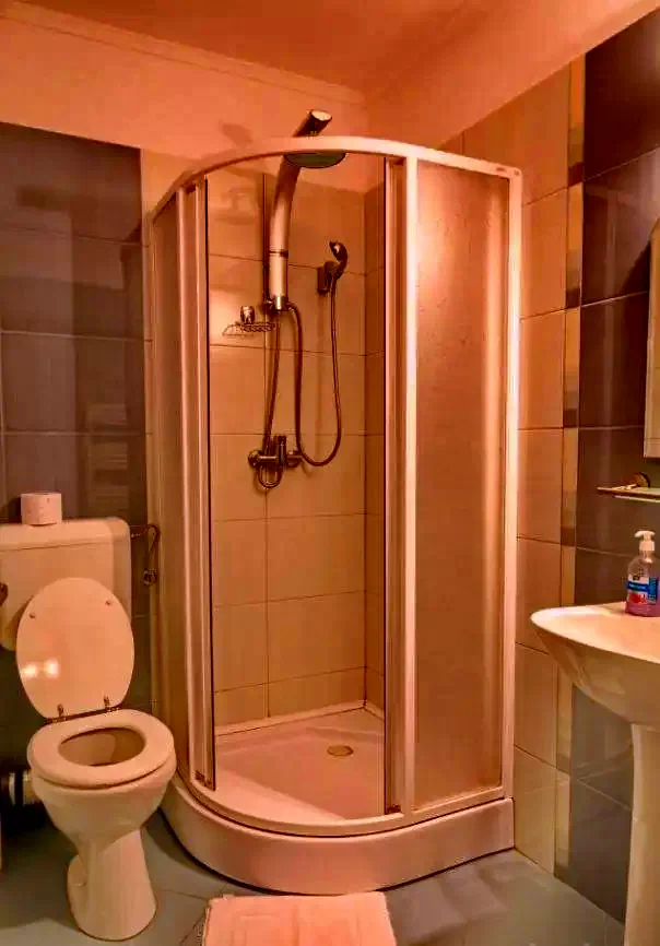 Sovata Cazare | Motel (K1068-19) Imaginea poate fi supusă drepturilor de autor. Se recomandă contactarea titularului drepturilor.