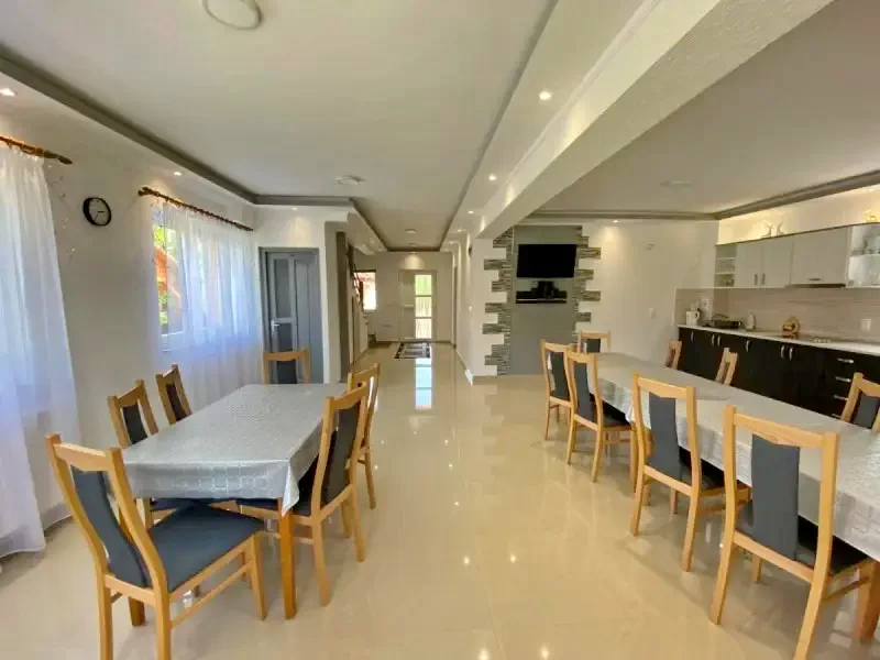 Szováta Szállás | Hotel**** (K1352-20) A kép szerzői jogvédelem alatt állhat. Javasolt a kapcsolatfelvétel a jog tulajdonossal.