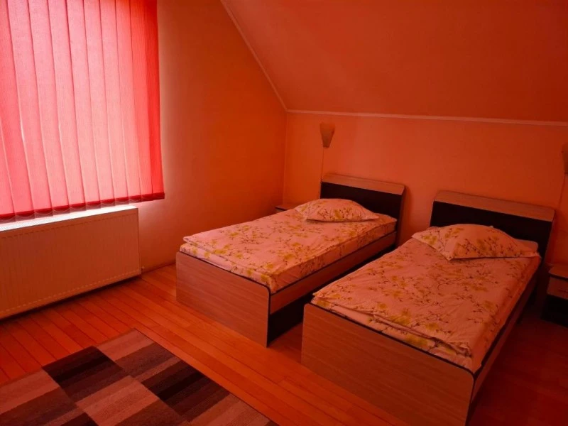 Sovata Cazare | Sat de vacanță (K1420-21) Imaginea poate fi supusă drepturilor de autor. Se recomandă contactarea titularului drepturilor.