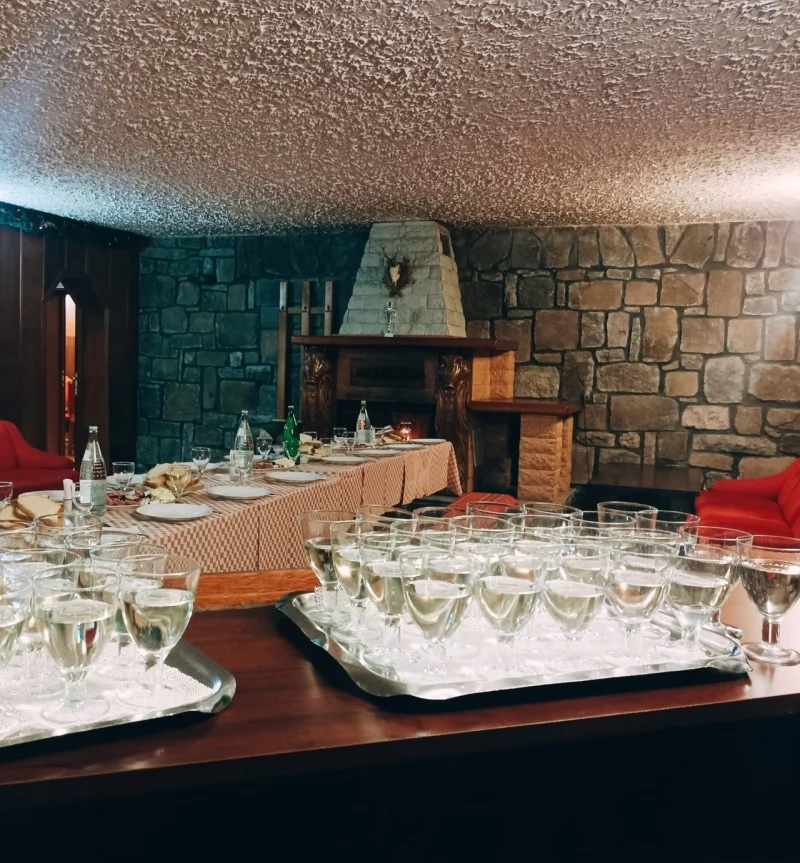 Sovata Cazare | Sat de vacanță (K1477-3) Imaginea poate fi supusă drepturilor de autor. Se recomandă contactarea titularului drepturilor.