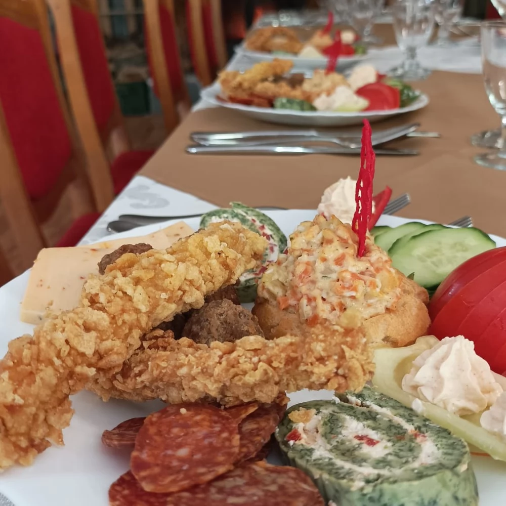 Szováta Szállás | Üdülőfalu (K1477-4) A kép szerzői jogvédelem alatt állhat. Javasolt a kapcsolatfelvétel a jog tulajdonossal.