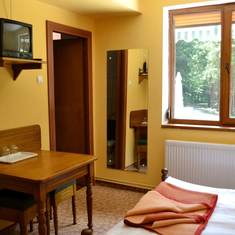 Szováta Szállás | Kulcsosház (K1477-11) A kép szerzői jogvédelem alatt állhat. Javasolt a kapcsolatfelvétel a jog tulajdonossal.